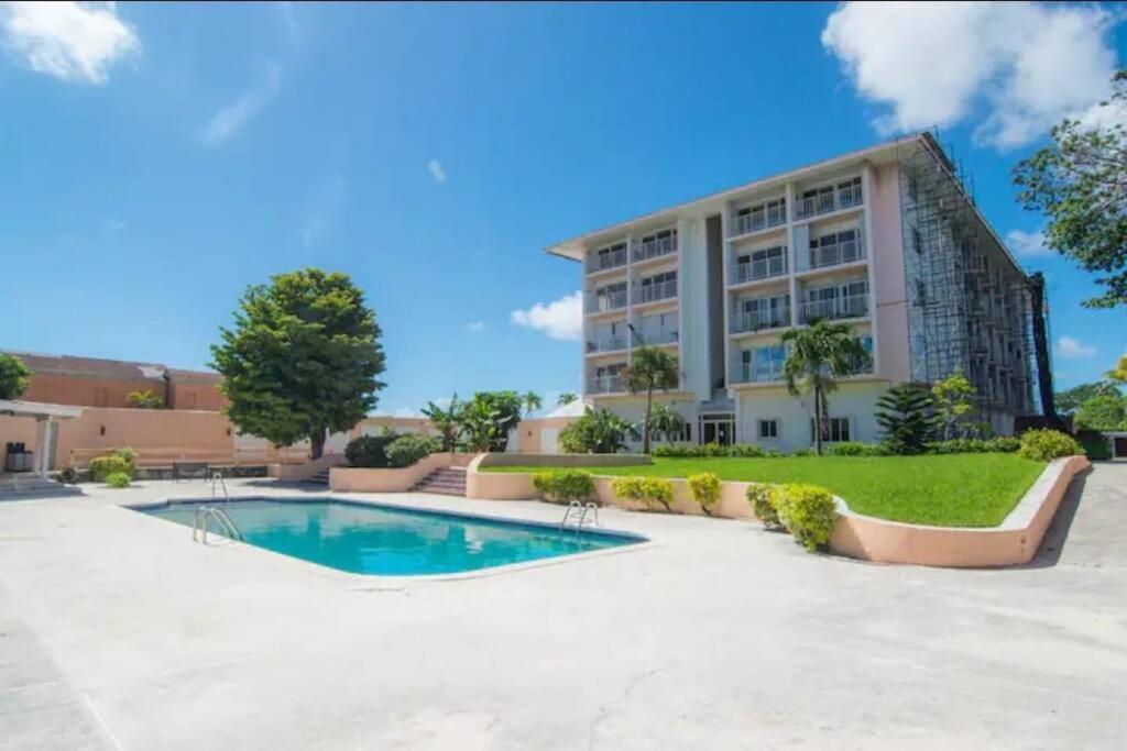 Nassau Harbour Cozy 2 Bedroom Condo Екстериор снимка