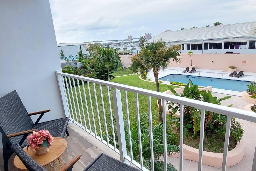 Nassau Harbour Cozy 2 Bedroom Condo Екстериор снимка